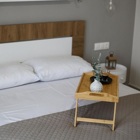 Our Home-Fully Renovated Apartments And Studios By The Sea Nikiti  Zewnętrze zdjęcie