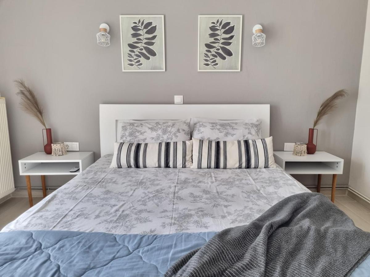 Our Home-Fully Renovated Apartments And Studios By The Sea Nikiti  Zewnętrze zdjęcie