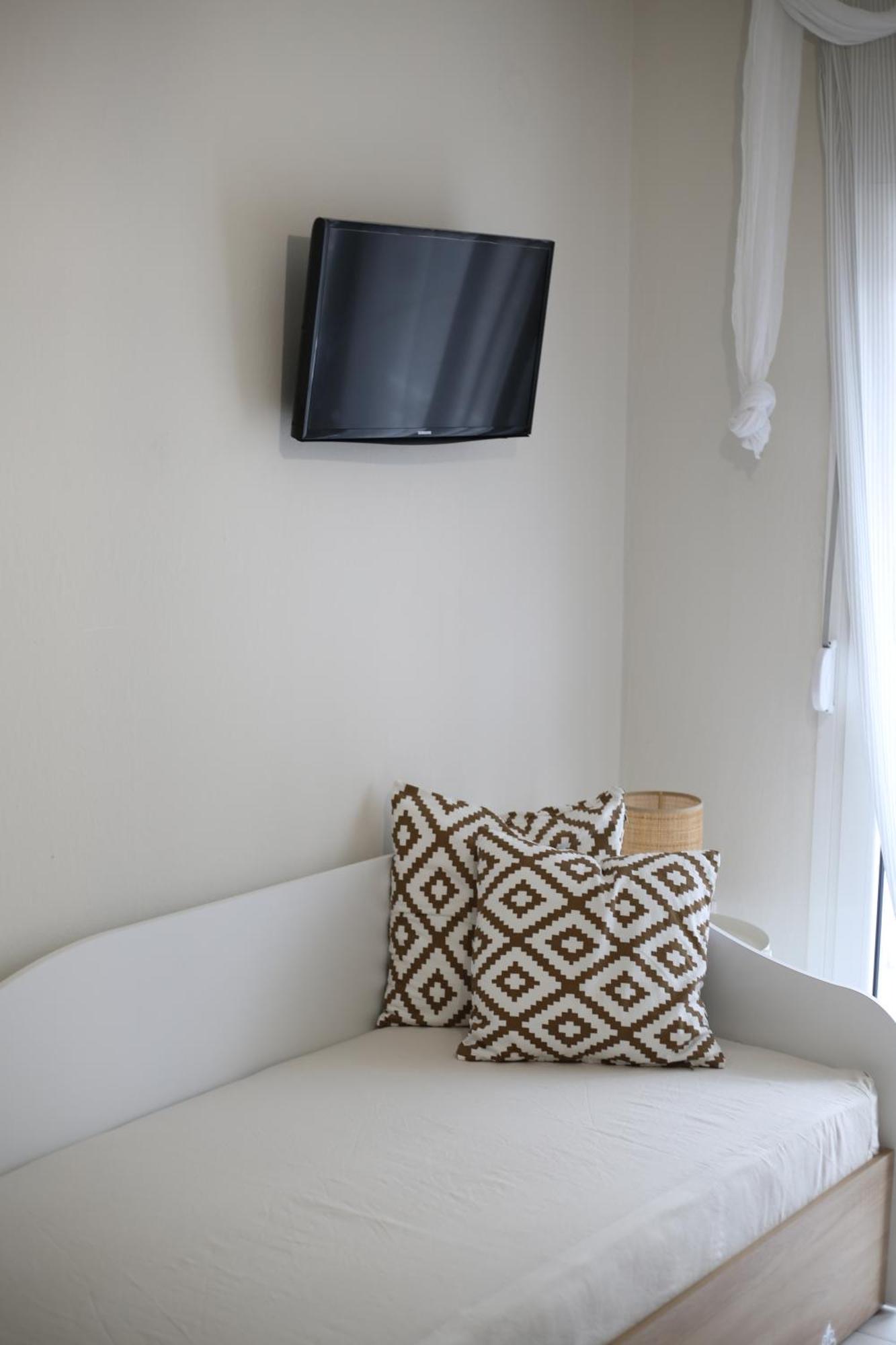 Our Home-Fully Renovated Apartments And Studios By The Sea Nikiti  Zewnętrze zdjęcie