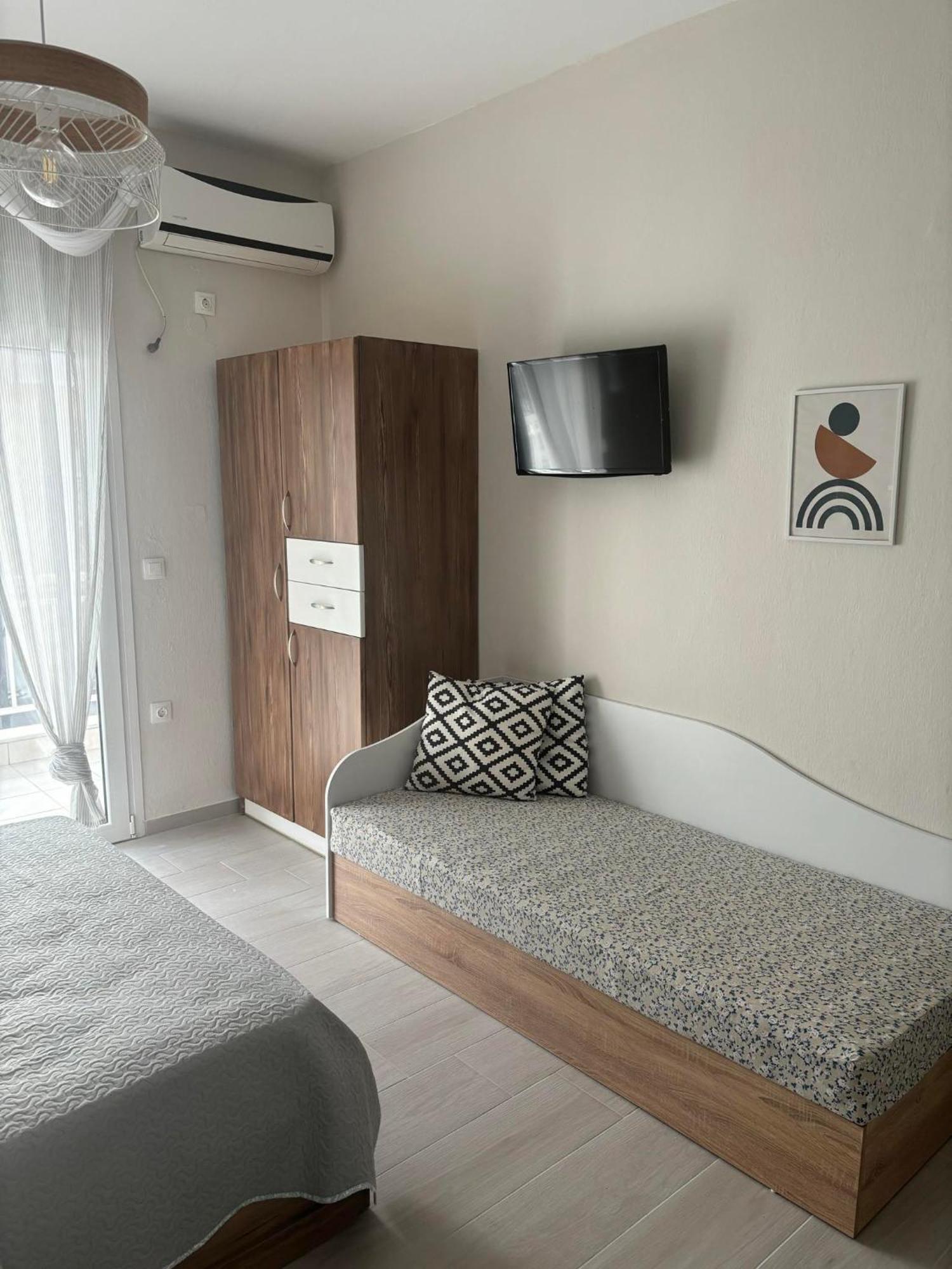 Our Home-Fully Renovated Apartments And Studios By The Sea Nikiti  Zewnętrze zdjęcie